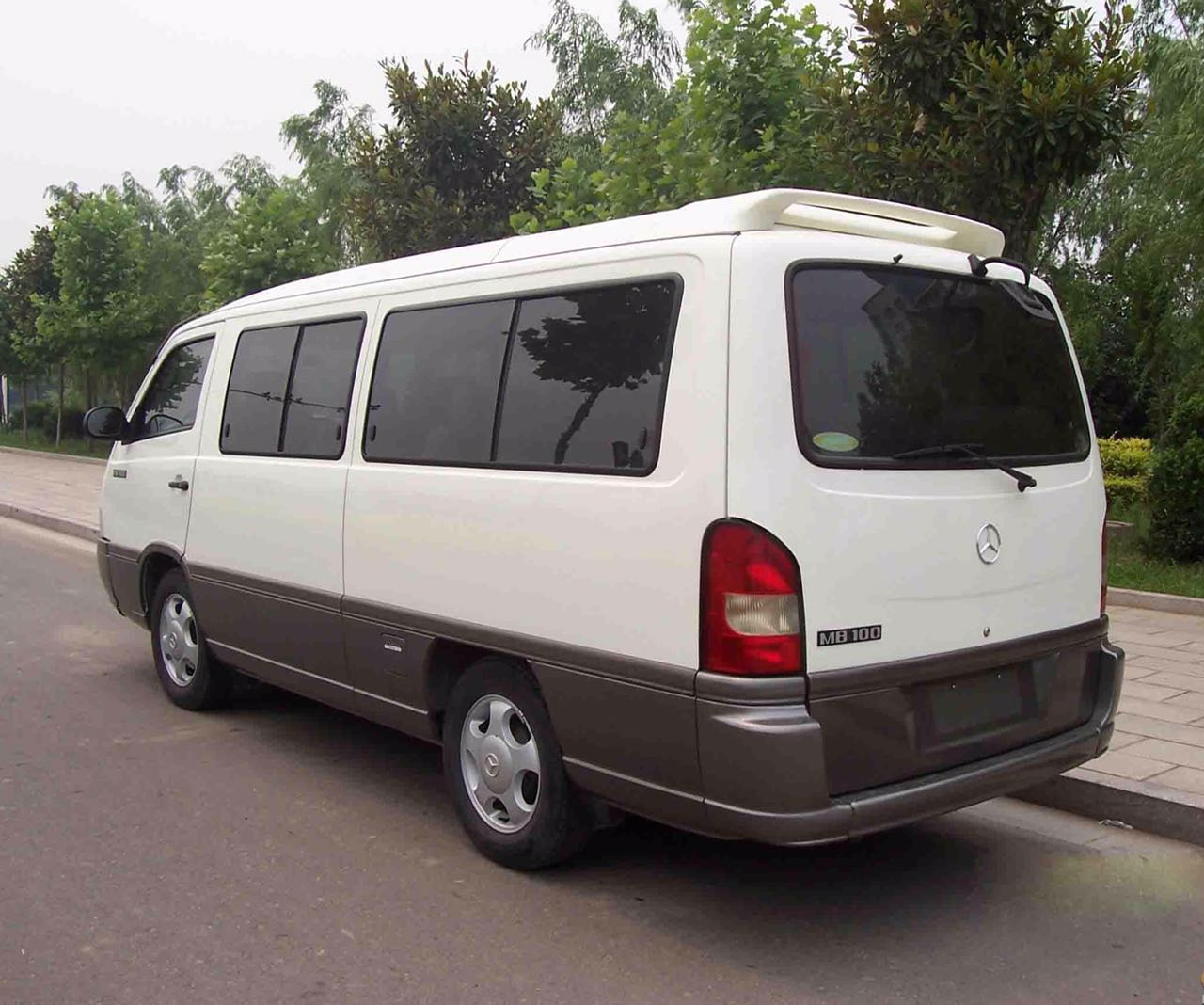 杭州租車公司租賃奔馳15座中巴